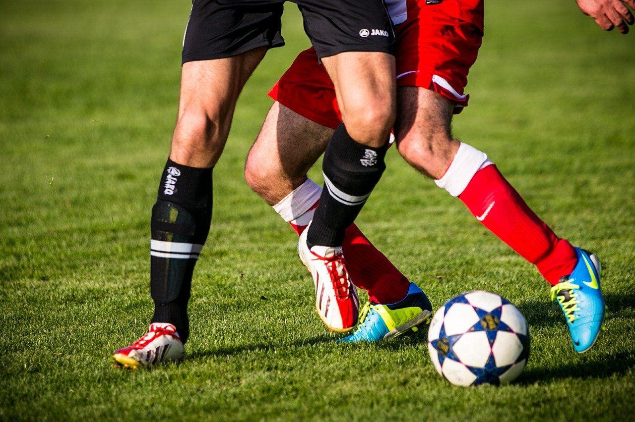 Fußballwettbewerbe und Gremien